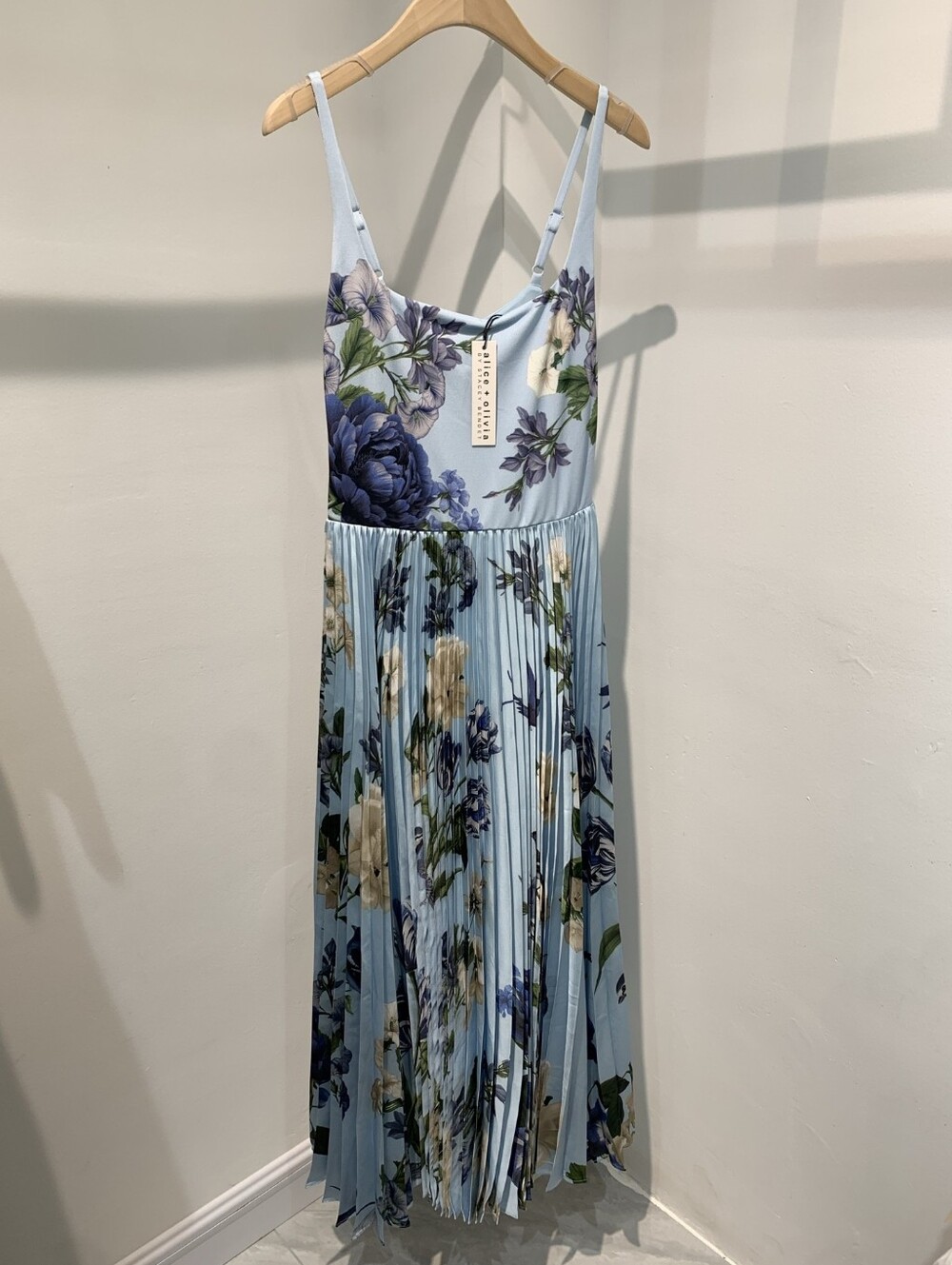 Alice + Olivia CAROLYN PLEATED MAXI DRESS - Picture 7 of 12